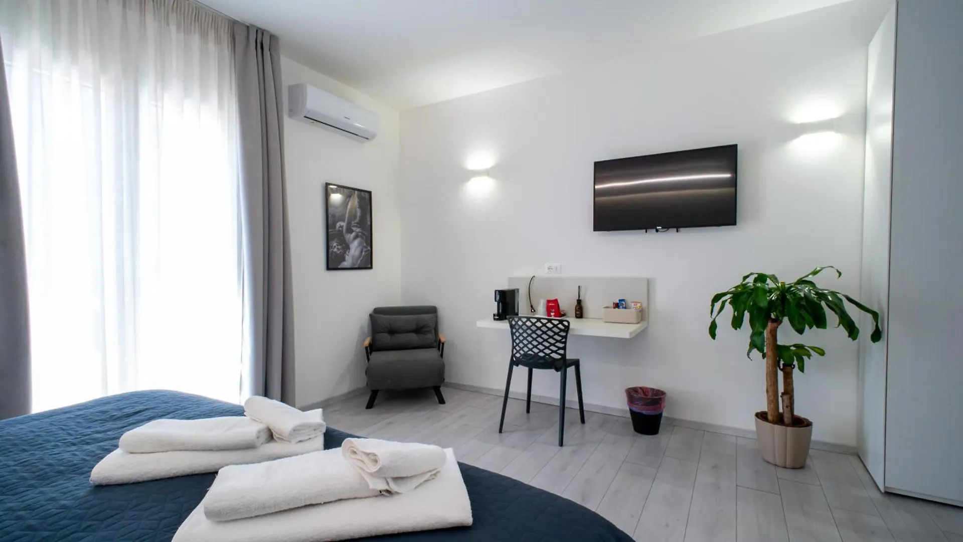 Penzion Affittacamere Mani - Camere Con Bagno Privato Gela