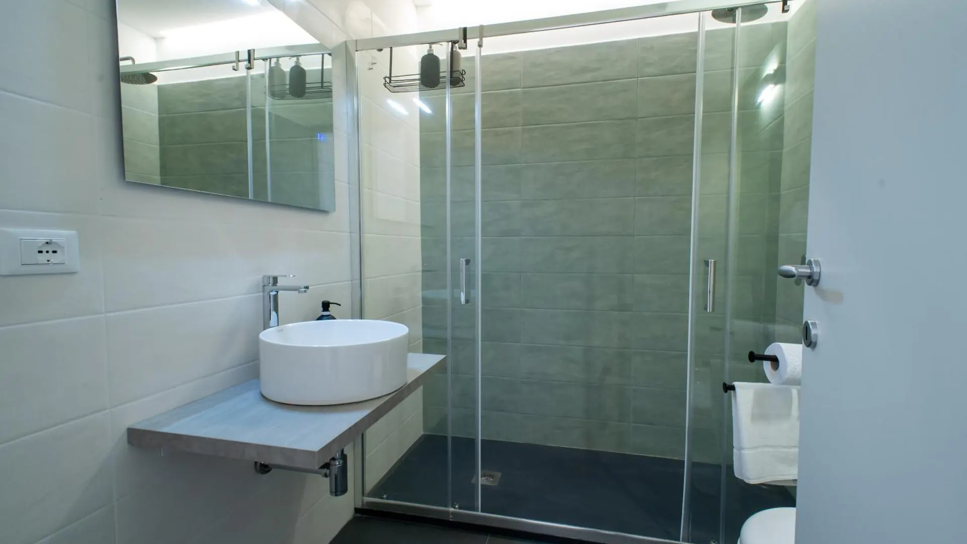 Affittacamere Mani - Camere Con Bagno Privato Gela 0*,  Itálie