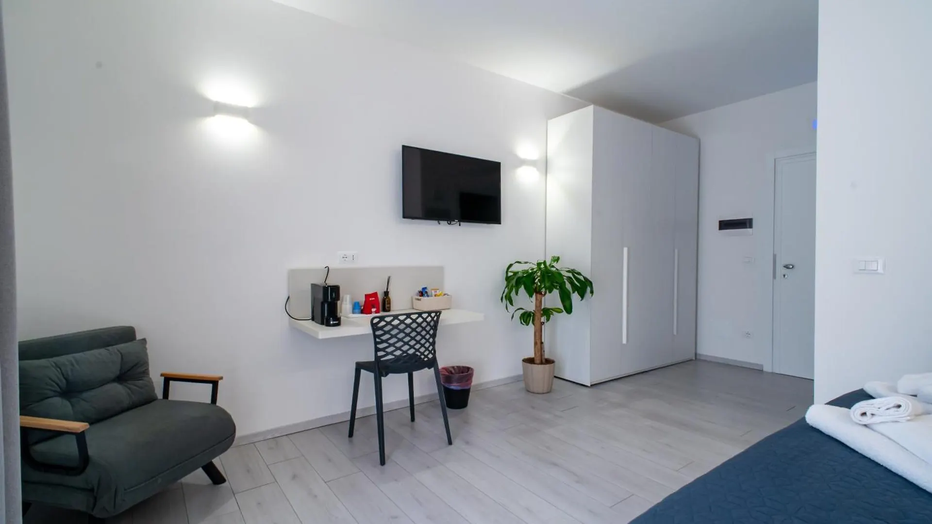 Affittacamere Mani - Camere Con Bagno Privato Gela 0*,  Itálie